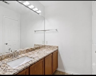 2316 Stoneleigh Place - Photo Thumbnail 10