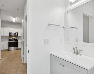 2316 Stoneleigh Place - Photo Thumbnail 7