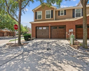 2316 Stoneleigh Place - Photo Thumbnail 17
