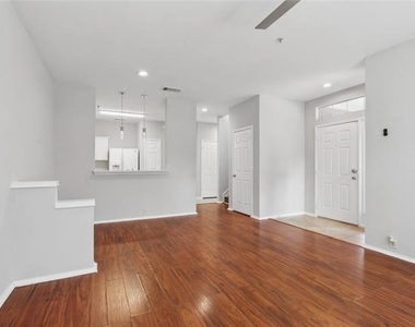 2316 Stoneleigh Place - Photo Thumbnail 2