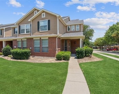 2316 Stoneleigh Place - Photo Thumbnail 19