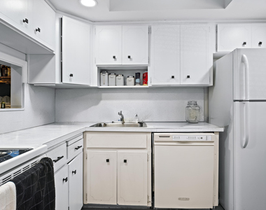 899 Se 2nd Avenue - Photo Thumbnail 2