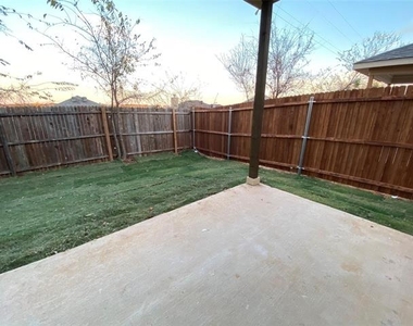 802 Rolling Terrace Circle - Photo Thumbnail 14