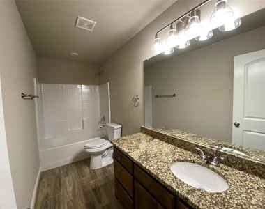 802 Rolling Terrace Circle - Photo Thumbnail 10