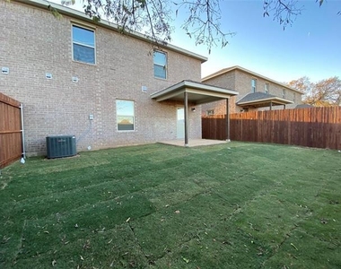 802 Rolling Terrace Circle - Photo Thumbnail 13