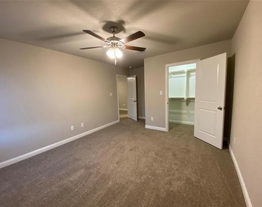 802 Rolling Terrace Circle - Photo Thumbnail 11
