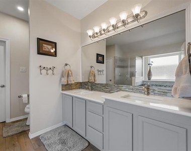 1905 Francis Court - Photo Thumbnail 17