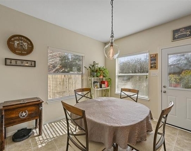 1905 Francis Court - Photo Thumbnail 8