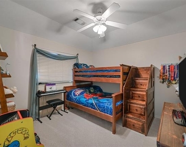 1905 Francis Court - Photo Thumbnail 12