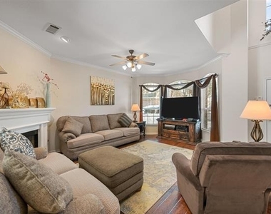 1905 Francis Court - Photo Thumbnail 1