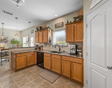 1905 Francis Court - Photo Thumbnail 6