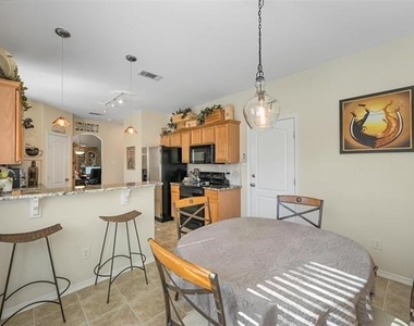 1905 Francis Court - Photo Thumbnail 9