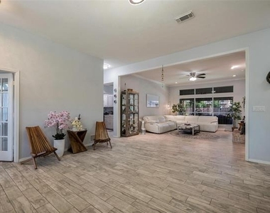3405 Lauren Way - Photo Thumbnail 2