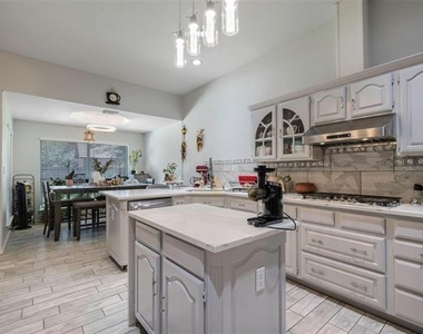 3405 Lauren Way - Photo Thumbnail 3