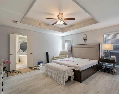 3405 Lauren Way - Photo Thumbnail 5