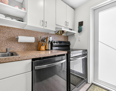 8956 Collins Avenue - Photo Thumbnail 19