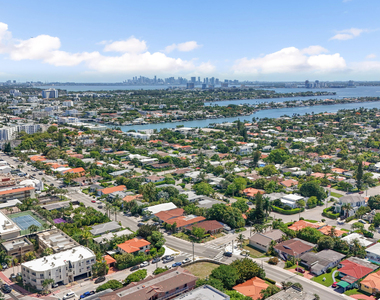 8956 Collins Avenue - Photo Thumbnail 1