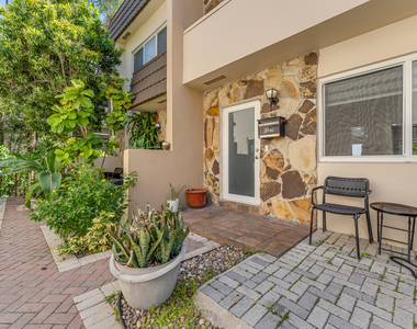 8956 Collins Avenue - Photo Thumbnail 7