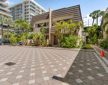 8956 Collins Avenue - Photo Thumbnail 6