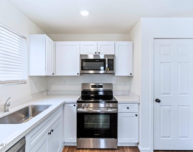 1106 E Papago Street - Photo Thumbnail 3