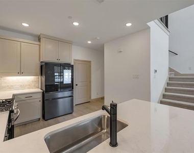 528 4th Street - Photo Thumbnail 8