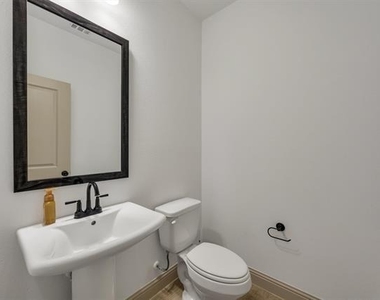 528 4th Street - Photo Thumbnail 10