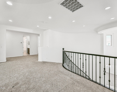 14049 W Desert Hollow Drive - Photo Thumbnail 31