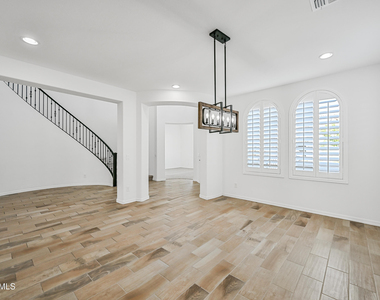 14049 W Desert Hollow Drive - Photo Thumbnail 15