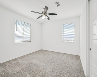 14049 W Desert Hollow Drive - Photo Thumbnail 35