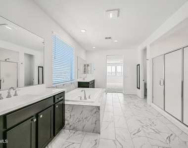 14049 W Desert Hollow Drive - Photo Thumbnail 27