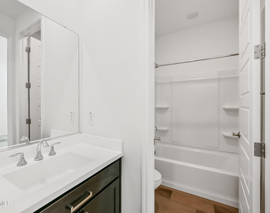 14049 W Desert Hollow Drive - Photo Thumbnail 18