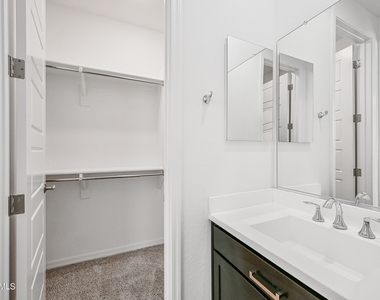 14049 W Desert Hollow Drive - Photo Thumbnail 19