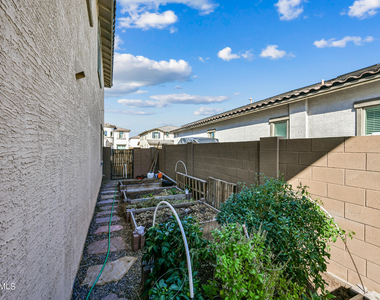 14049 W Desert Hollow Drive - Photo Thumbnail 45