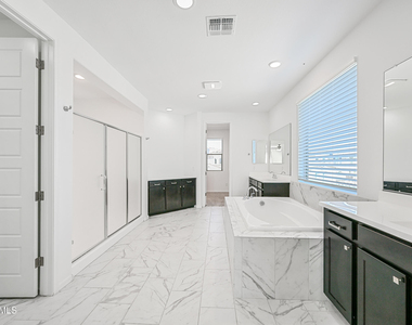 14049 W Desert Hollow Drive - Photo Thumbnail 26