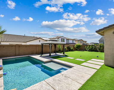 14049 W Desert Hollow Drive - Photo Thumbnail 46