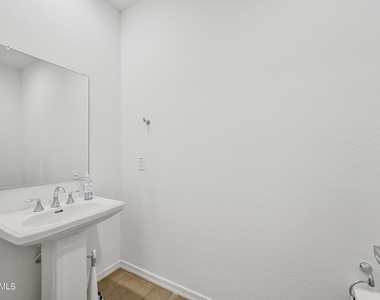 14049 W Desert Hollow Drive - Photo Thumbnail 21