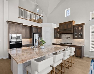 4428 Mill Pond Drive - Photo Thumbnail 7
