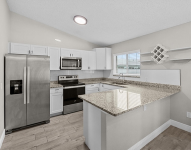 265 Sw Dalton Circle - Photo Thumbnail 6