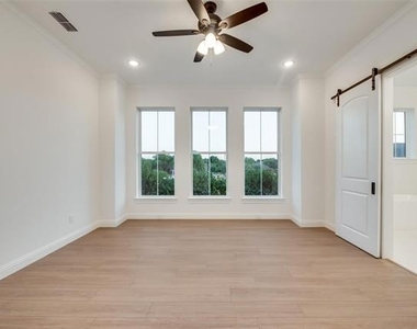 1203 Chapel Drive - Photo Thumbnail 10