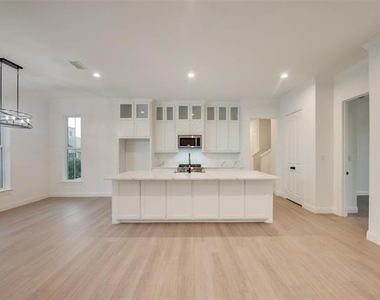 1203 Chapel Drive - Photo Thumbnail 8