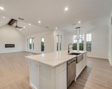 1203 Chapel Drive - Photo Thumbnail 7