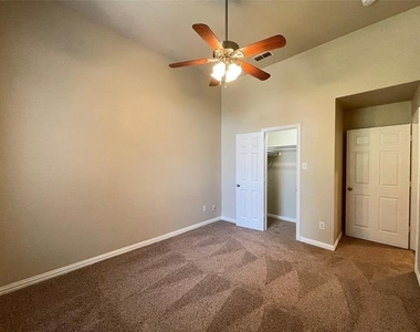 2902 Madison Drive - Photo Thumbnail 24