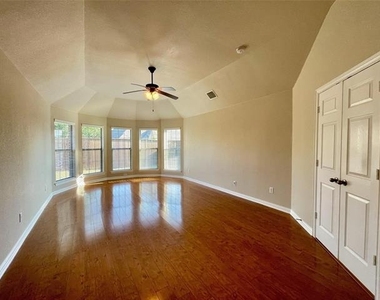 2902 Madison Drive - Photo Thumbnail 14