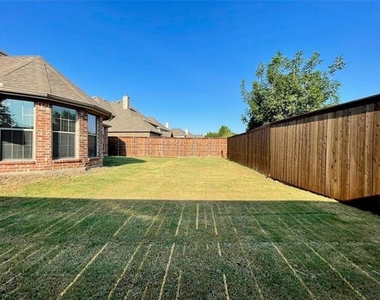 2902 Madison Drive - Photo Thumbnail 28