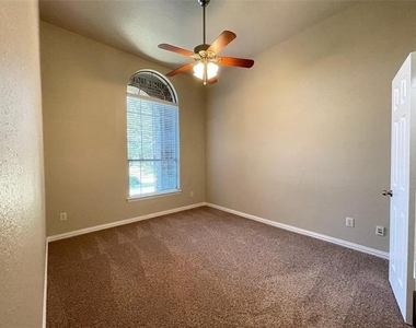 2902 Madison Drive - Photo Thumbnail 23