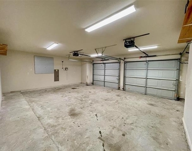 2902 Madison Drive - Photo Thumbnail 25