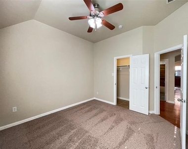 2902 Madison Drive - Photo Thumbnail 21