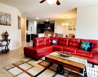 104 Rustic Oak Lane - Photo Thumbnail 10