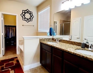 104 Rustic Oak Lane - Photo Thumbnail 13