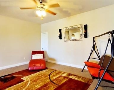104 Rustic Oak Lane - Photo Thumbnail 31